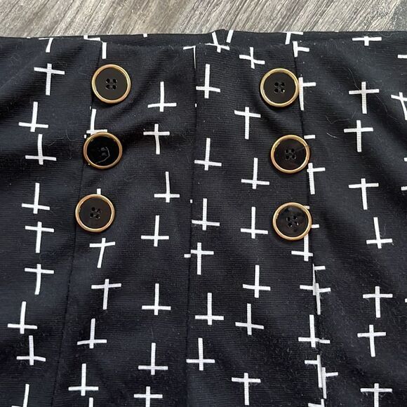 Deb black shorts with tiny white crosses and military style buttons Size medium - Picture 3 of 9